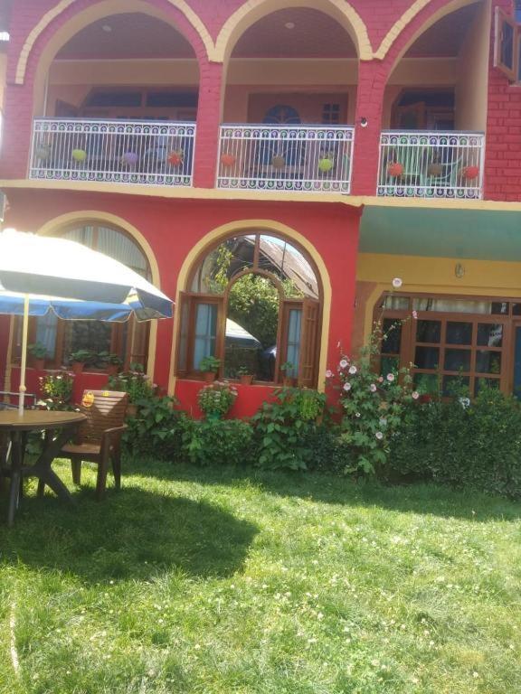Wani Guest House Гульмарг Экстерьер фото